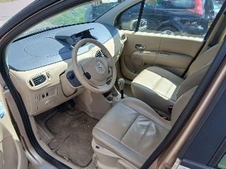 Renault Modus Modus/Grand Modus (JP) MPV 1.6 16V (K4M-791) [82kW] picture 9