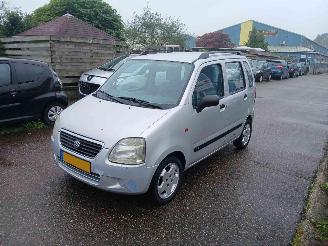 krockskadad bil auto Suzuki Wagon Wagon-R+ (RB) MPV 1.3 16V (G13BB) [56kW 2000/1