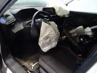 Peugeot 2008 1.2 THP picture 5