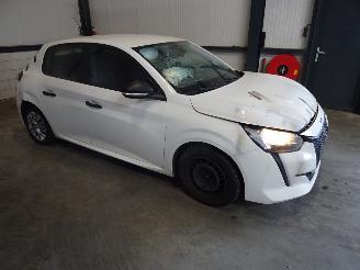 disassembly passenger cars Peugeot 208 1.2VTI 2021/2