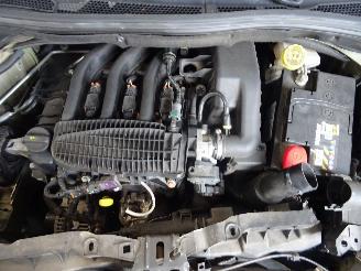 Peugeot 208 1.2 VTI picture 5
