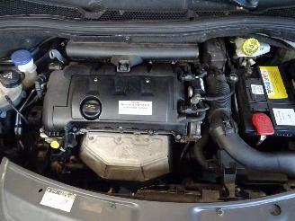 Peugeot 208 1.4 VTI picture 5