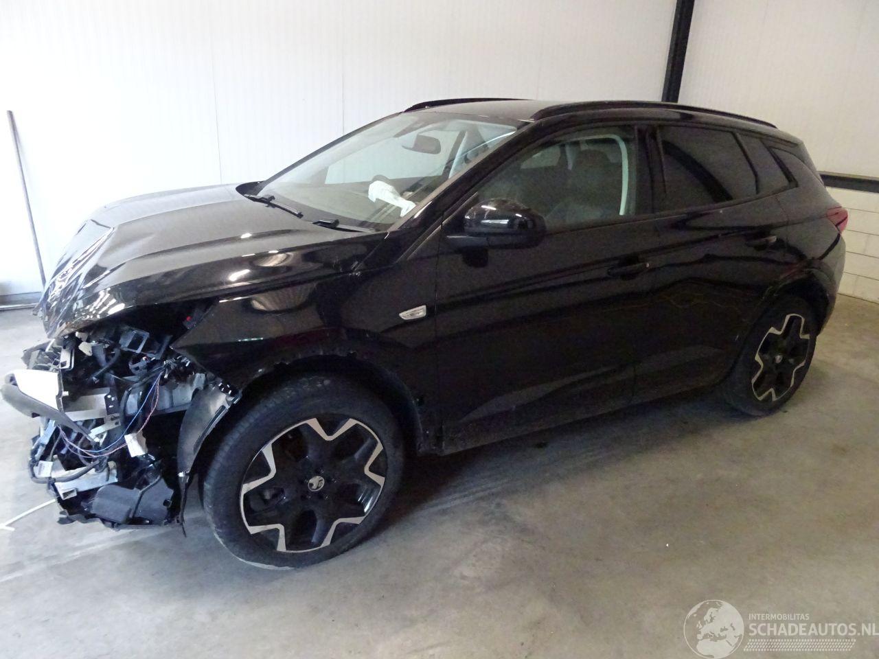 Opel Grandland 1.2 TURBO