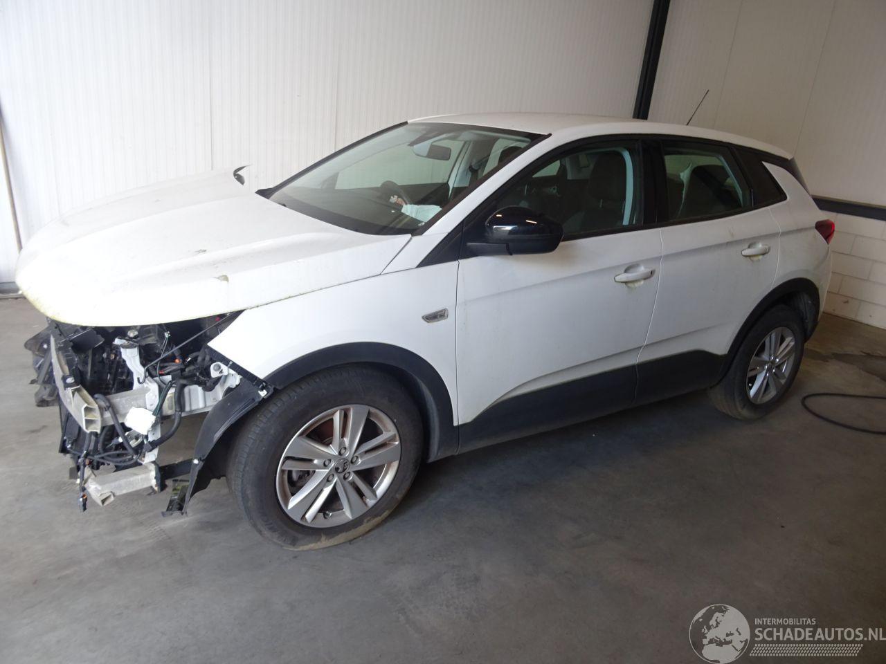 Opel Grandland 1.2 TURBO