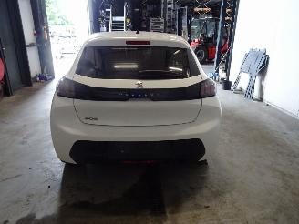 Peugeot 208 1.2 VTI picture 2