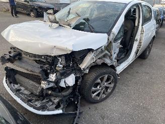 damaged caravans Opel Corsa-E 1.3 cdti 2016/1