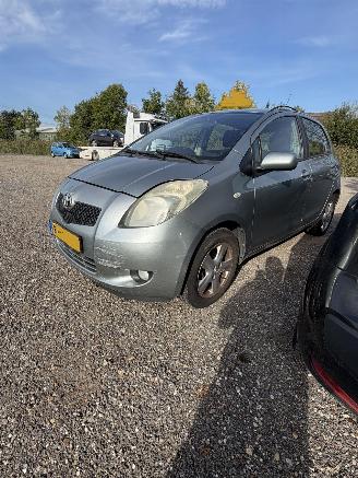 Uttjänta bilar auto Toyota Yaris 1.3 vvti 2006/1