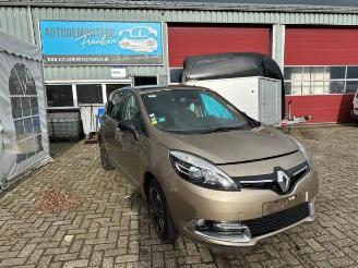 Coche siniestrado Renault Scenic Scenic III (JZ), MPV, 2009 / 2016 1.5 dCi 110 2014/1