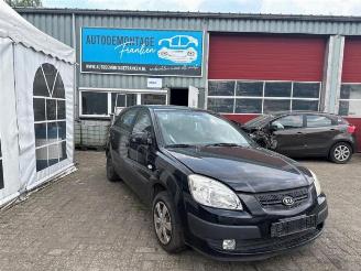 demontáž osobní automobily Kia Rio Rio II (DE), Hatchback, 2005 / 2011 1.4 16V 2008/3