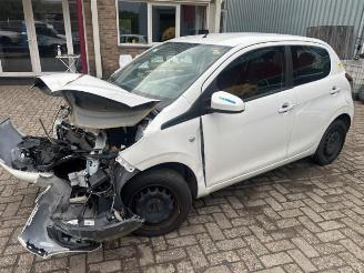 Peugeot 108 108, Hatchback, 2014 1.0 12V picture 3
