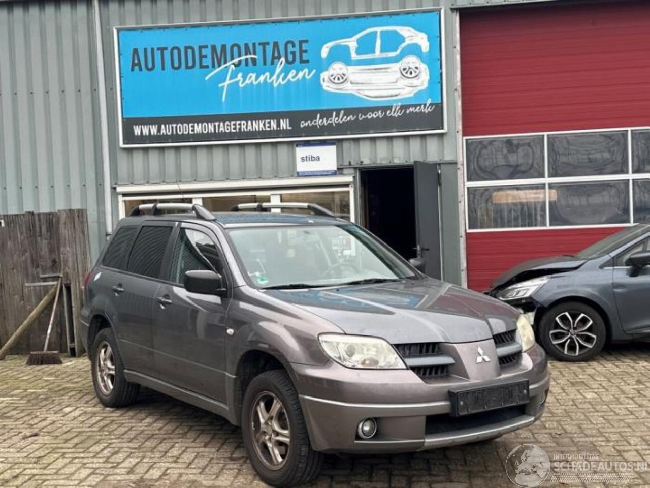 Mitsubishi Outlander Outlander (CU), SUV, 2001 / 2007 2.0 16V 4x2