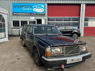 Démontage voiture Volvo 265  1980