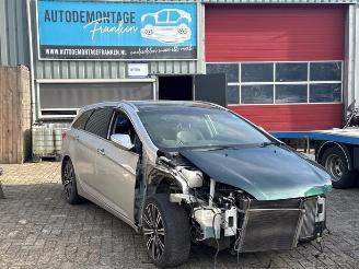 disassembly passenger cars Hyundai I-40  2015/1