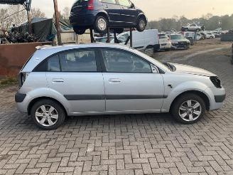 Kia Rio Rio II (DE), Hatchback, 2005 / 2011 1.4 16V picture 5