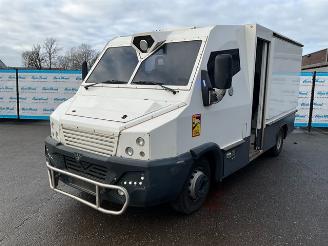 Vaurioauto  trucks Iveco Daily 3.0 Waardetransport 2018/2