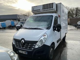 damaged trucks Renault Master 2.3 Koelwagen 2019/8