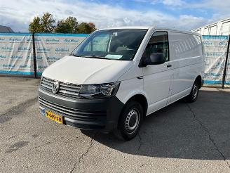 krockskadad bil bedrijf Volkswagen Transporter 2.0 TDi Transporter BlueMotion 2016/12