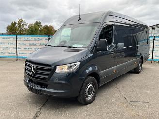 krockskadad bil bedrijf Mercedes Sprinter 317 CDI KA L4H2 2024/12