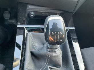 Opel Astra 1.2 Turbo GS picture 17