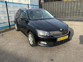 Vaurioauto  passenger cars Skoda Fabia 1.2 TSi Combi Ambition Business 2017/6