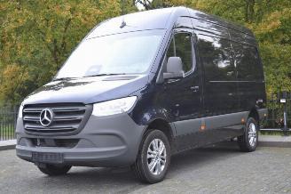 begagnad bil bedrijf Mercedes Sprinter 317 L2H2 Automaat | 3,5t Trekhaak | Cruise | Camera | Stoelverw. | MBUX | BPM Vrij 2024/12