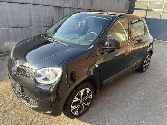 damaged passenger cars Renault Twingo Limited 1.0 (48kW) 2021/12