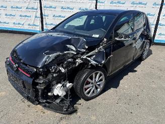Schadeauto Volkswagen Golf GTI Performance DSG 2018/12