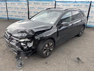 damaged passenger cars Volkswagen Golf Variant 2.0 TDI 110 kW Goal 2024/10