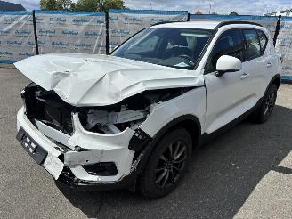 Voiture accidenté Volvo XC40 T3 Momentum Pro 2WD 120 KW 2019/5