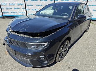 Voiture accidenté Opel Astra GS Plug-in Hybrid 180 PK Matrix 2025/4