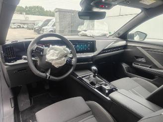 Opel Astra Sports Tourer GS 1.2 (96kW) picture 6