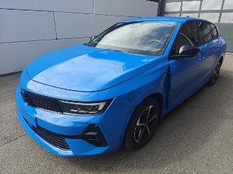 krockskadad bil auto Opel Astra Sports Tourer GS 1.2 Turbo (96kW) Matrix 2025/4
