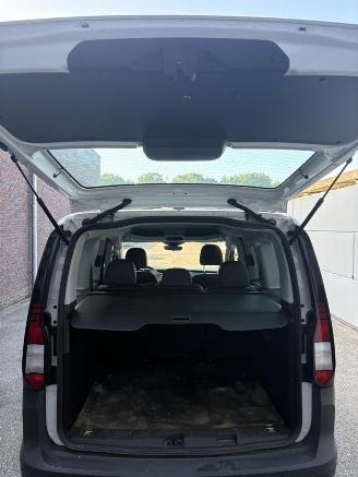Volkswagen Caddy Life 75 KW 5 Sitzer picture 11