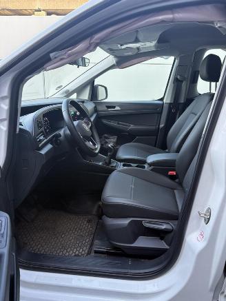 Volkswagen Caddy Life 75 KW 5 Sitzer picture 9