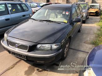 Auto da rottamare Volvo V-70 V70 (SW), Combi, 1999 / 2008 2.4 D5 20V 2002/9