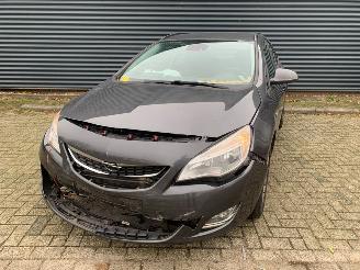 Coche accidentado Opel Astra SPORTS TOURER 2011/3