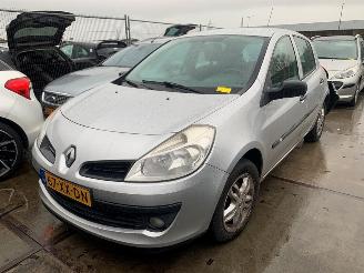 Unfallwagen Renault Clio  2007/10