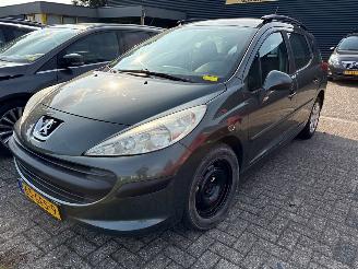 krockskadad bil auto Peugeot 207  2008/6