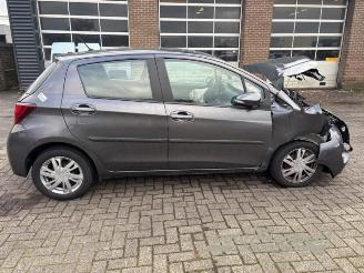 Toyota Yaris Yaris III (P13), Hatchback, 2010 / 2020 1.0 12V VVT-i picture 2