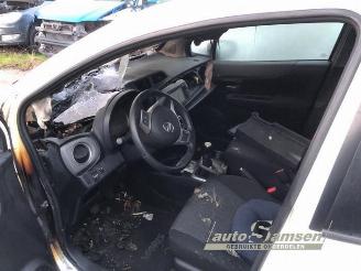 Toyota Yaris Yaris III (P13), Hatchback, 2010 / 2020 1.0 12V VVT-i picture 14