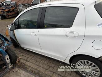 Toyota Yaris Yaris III (P13), Hatchback, 2010 / 2020 1.0 12V VVT-i picture 4