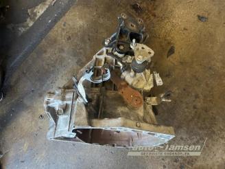 Peugeot 108 108, Hatchback, 2014 1.0 12V VVT-i picture 20