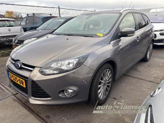 Coche siniestrado Ford Focus Focus 3 Wagon, Combi, 2010 / 2020 1.0 Ti-VCT EcoBoost 12V 125 2013/6