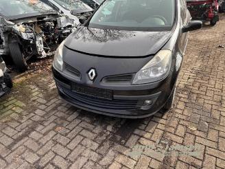 Dezmembrări autoturisme Renault Clio Clio III (BR/CR), Hatchback, 2005 / 2014 1.4 16V 2006/1