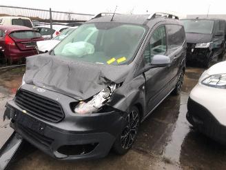 dañado vehículos comerciales Ford Transit Courier Van Transit Courier Van 2017 - 1.5 TDCi 75 Bestel  Diesel 1.499cc 55kW (75pk) FWD 2014-02/2023-12  UGCA; UGCB; XUCC; XUCD; XUCE 2017/12