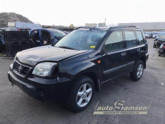 Coche siniestrado Nissan X-Trail X-Trail (T30), SUV, 2001 / 2013 2.0 16V 4x4 2002/9