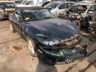 Coche siniestrado Mazda MX-5 MX-5 (NB18/35/8C), Cabrio, 1998 / 2005 1.6i 16V 2001/3