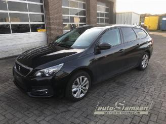 Salvage car Peugeot 308 308 SW (L4/L9/LC/LJ/LR), Combi 5-drs, 2014 / 2021 1.2 12V e-THP PureTech 110 2018/2