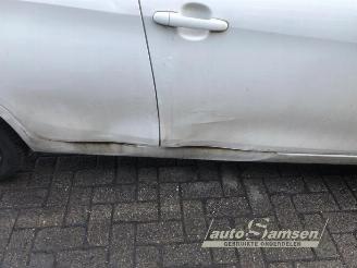 Peugeot 108 108, Hatchback, 2014 1.0 12V VVT-i picture 11