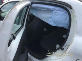 Peugeot 108 108, Hatchback, 2014 1.0 12V VVT-i picture 5